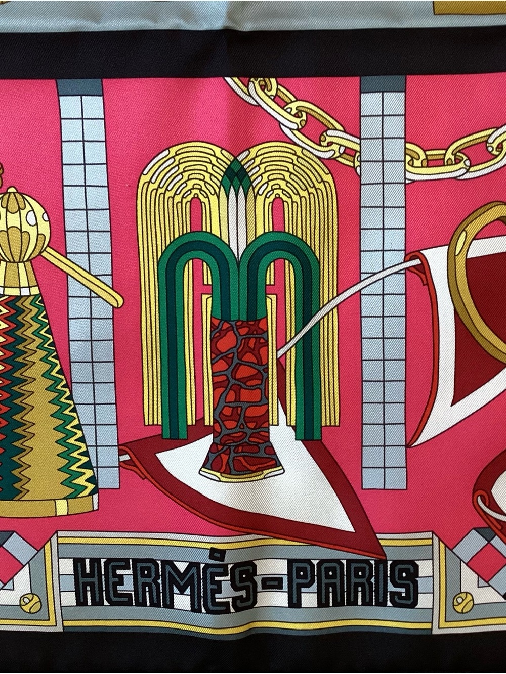 Hermes silk 90 Les Trophees”